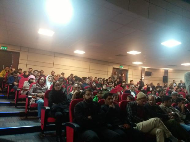 نخستین نمایش جشنواره فیلم فجر در زاهدان موجب گلایه مردم شد