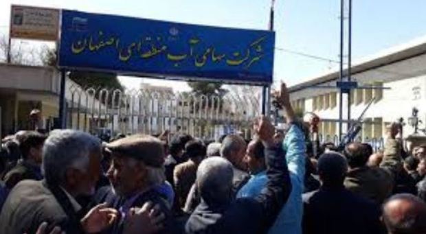 باغداران غرب اصفهان، حقابه خود را مطالبه کردند