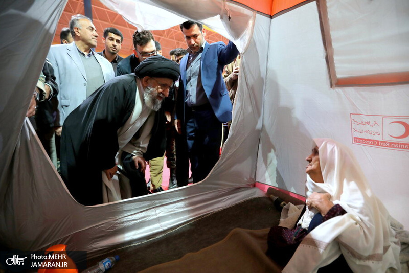 حضور آیت الله نورمفیدی در  محل اسکان موقت سیل زدگان