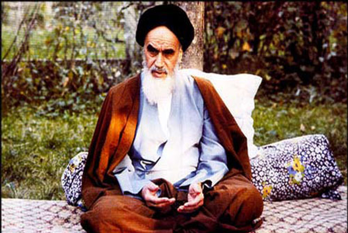 امام خمینی: امریکا هیچ غلطی نمی تواند بکند