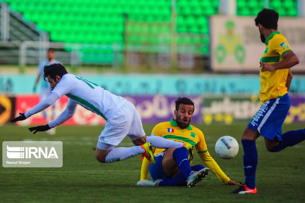 تیم فوتبال آلومینیوم اراک به رده سوم جدول صعود کرد