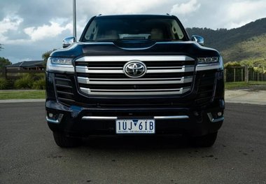 ایرادهای عجیب تویوتا لندکروزر ۳۰۰ مدل ۲۰۲۴ + عکس
