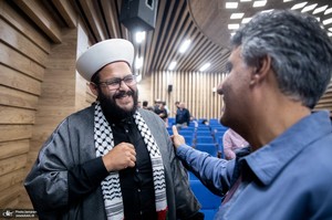 مراسم رونمایی از مستند «زیر سایه ام کامل» شب