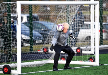 نخست وزیر بریتانیا هوادار کدام تیم است؟ + عکس