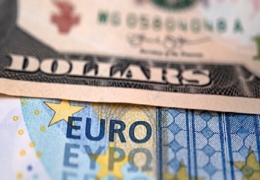 سقوط روبل روسیه در برابر یورو و دلار 