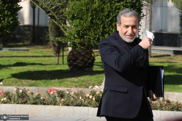 عراقچی: یک کشور عربی نامه ترامپ را در تهران به ما تحویل می‌دهد/  ما همواره درباره موضوع هسته‌ای آمادگی مذاکره از موضع برابر داشته‌ایم