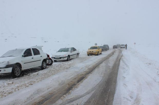 جاده های استان اردبیل برفی هستند؛ رانندگان احتیاط کنند