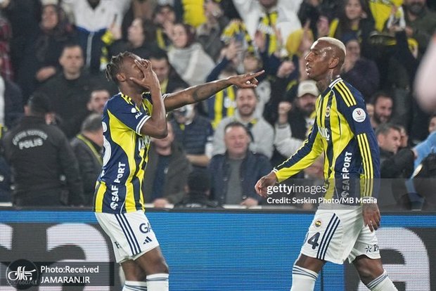 ویدیو| اتفاق عجیب در لیگ ترکیه؛ پرواز F16 برای ترساندن تیم رقیب!