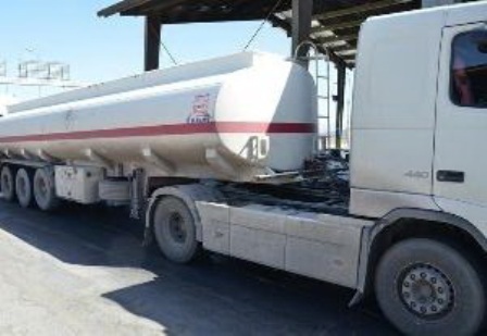 توقیف تریلر حامل 33 هزار لیتر سوخت قاچاق در شیراز