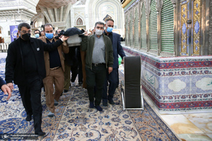 اقامه نماز بر پیکر مرحوم حاج محمد کمساری توسط سید حسن خمینی