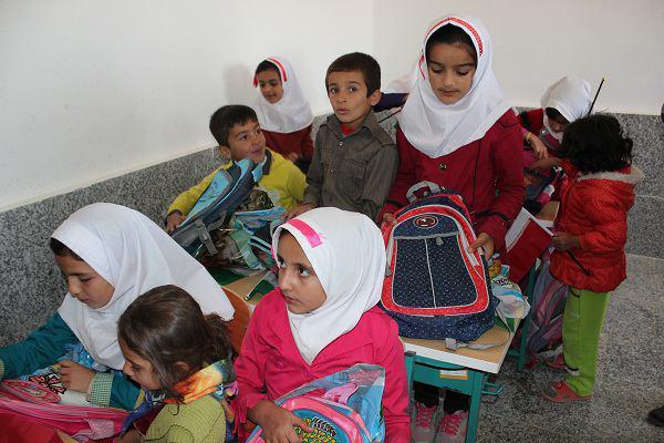 اختصاص 15 میلیارد ریال کمک هزینه تحصیلی به دانش آموزان و دانشجویان نیازمند کردستانی