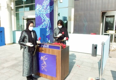 جشنواره فیلم فجر سی و نهم در ۱۵ بهمن + عکس و ویدیو / هدیه خاص جشنواره به بانوان خبرنگار

