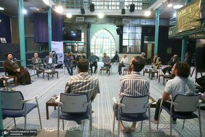 نشست صمیمانه دست اندر کاران و عوامل فیلم مستند «احمد» با سید حسن خمینی