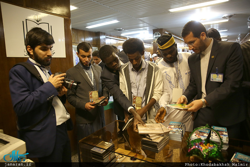بازدیدی جمعی از شرکت کنندگان خارجی در سی و پنجمین دوره مسابقات بین المللی قرآن کریم ازبیت امام خمینی 