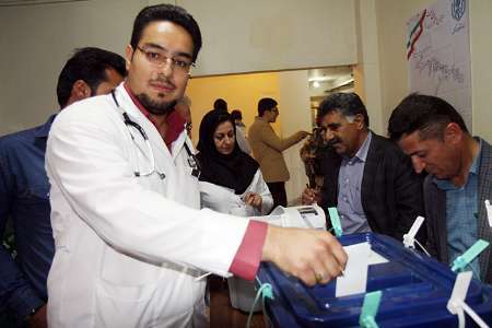 حضور گسترده کادر پیراپزشکی و پزشکی شهرکرد در انتخابات