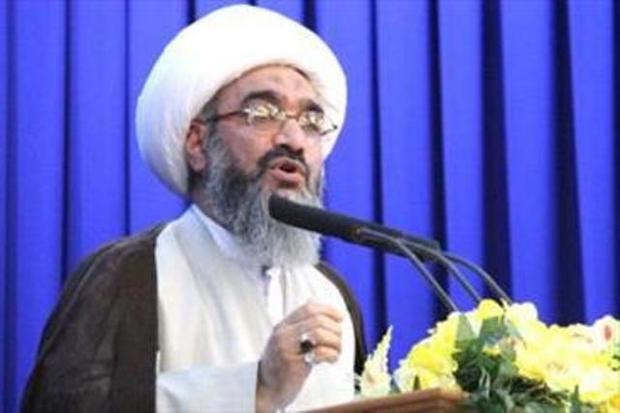 امام جمعه بوشهر: توطئه های استکبار برای تضعیف نظام اسلامی کارساز نبوده است