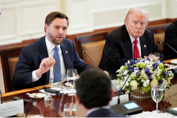 ونس، معاون ترامپ: آمریکا وارد یک جنگ طولانی‌مدت دیگر در خاورمیانه نخواهد شد/ صرف اینکه یک رئیس‌جمهور در یک درگیری نظامی اشتباه کرده، به این معنا نیست که ما هرگز نباید دوباره وارد اقدام نظامی شویم/ باید با احتیاط عمل کنیم و رئیس‌جمهور با احتیاط پیش می‌رود