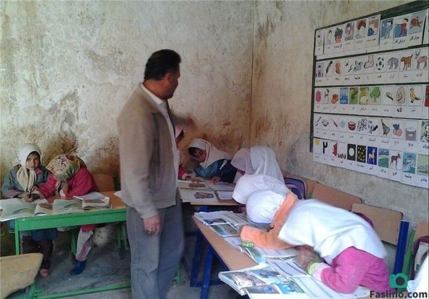 ۷۱۰ مدرسه زیر ۱۰دانش آموز در کرمان فعال است