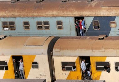 اعتراضات بی سابقه در ایستگاه‌ های متروی مصر+ تصاویر
