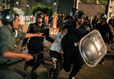 سرکوب خشن اعتراضات در مراکش/ پلیس معترضان را زیر گرفت + عکس و فیلم