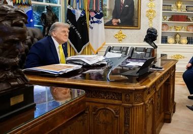 جریمه ۲۰۰ میلیارد دلاری دولت آمریکا؛ هزینه ناکامی ترامپ در سیاست تعرفه‌ای