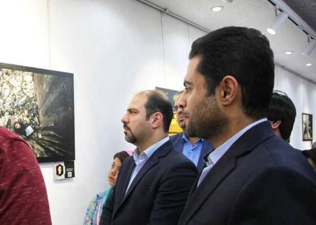 نمایشگاه عکس 'آسیب های اجتماعی' در بوشهر افتتاح شد