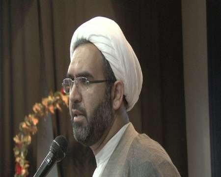 امام جمعه مهریز: ملت قهرمان ایران با قدرت در برابر دشمنان ایستادگی می کند