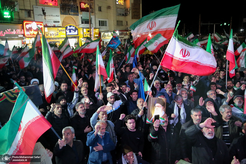 حرکت دسته مردمى پرچمداران ایران به مناسبت روز جمهوری اسلامی ایران-۲