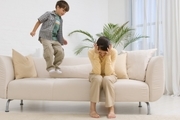متخصص اعصاب و روان:والدین کودکان بیش فعال، خود را مقصر ندادند