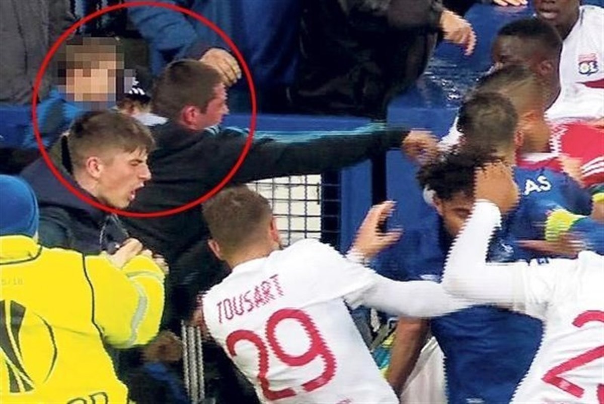 فوتبال اروپا بار دیگر اسیر بی‌اخلاقی شد/ عکس