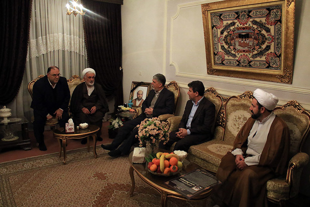 وزیر فرهنگ با خانواده حجت الاسلام سپهری دیدار کرد