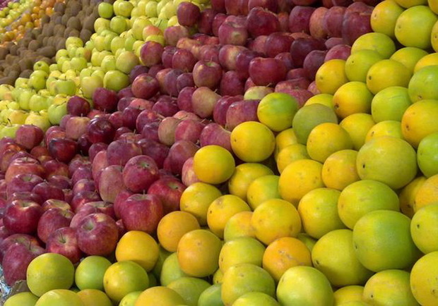 850 تن میوه تنظیم بازار در قم توزیع شد