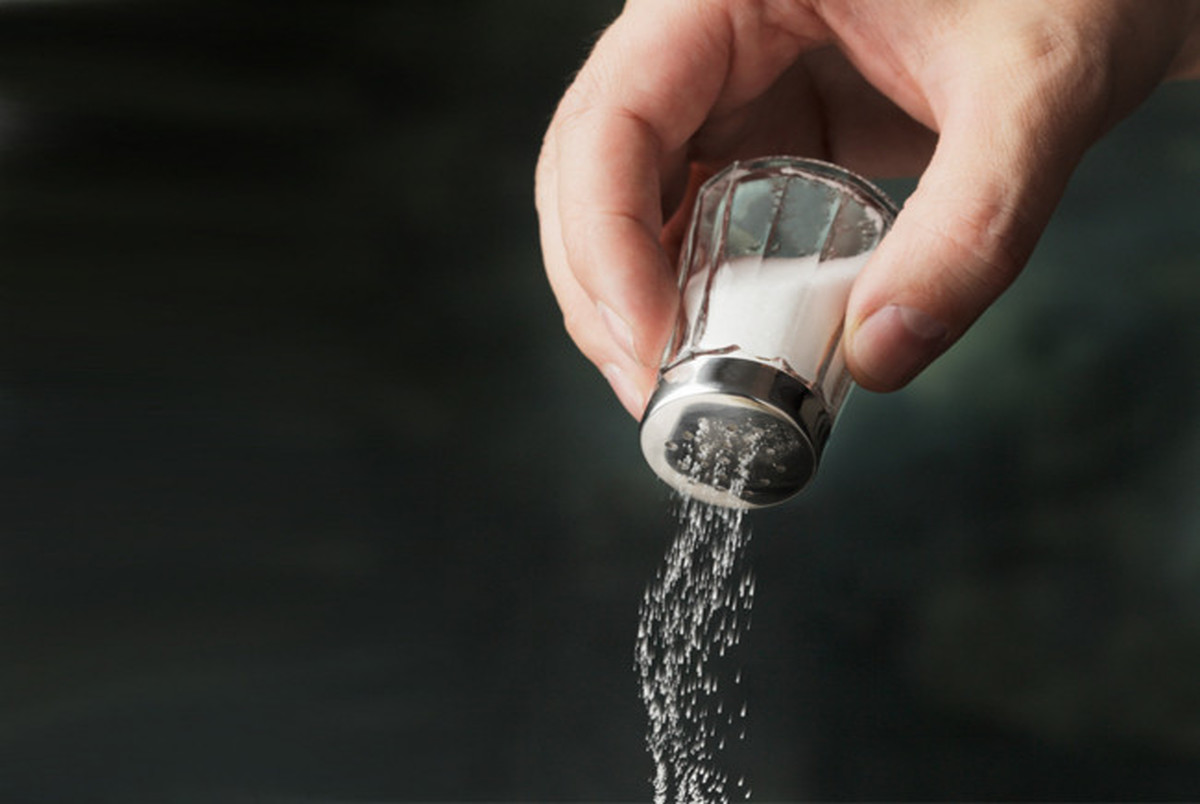 انتقاد از ادعای متخصص آمریکایی درباره مصرف بیشتر نمک
