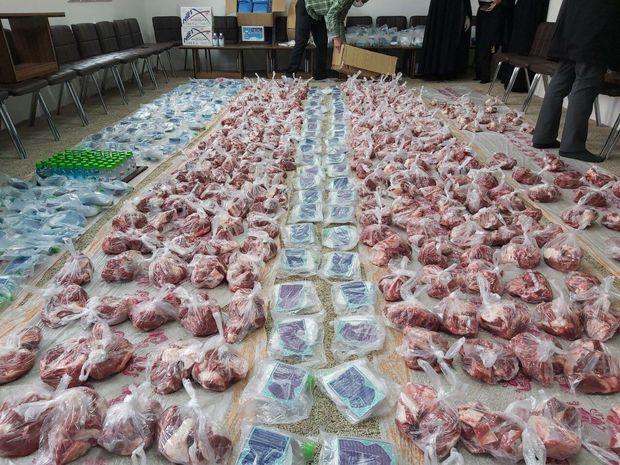 خیّران روستایی در بوکان ۶۹۰ کیلوگرم گوشت نذری توزیع کردند