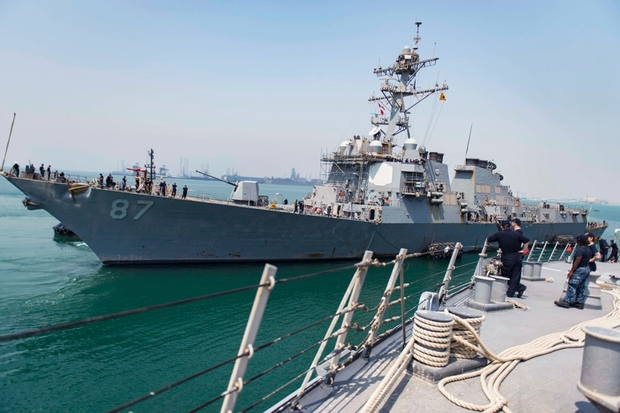 آمریکا یک ناوشکن به دریای عمان فرستاد
