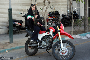 راهپیمایی دختران «جان‌فدای ایران»- ۲