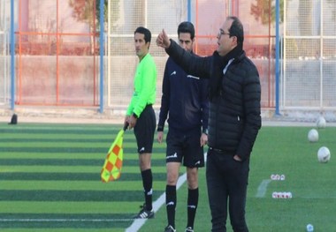 ربیعی:نتیجه دیدار مقابل سپاهان در زمین رقم نخورد/ نویدکیا اول به نیمکت خودش قوانین را توصیه کند
