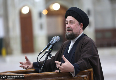  سید حسن خمینی: نکند که گرفتار سفره‌ی چرب پولدارها بشویم