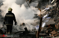 تلاش آتش نشانان و نیروهای امدادی در پی حادثه پلاسکو 