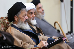 دیدار جمعی از روحانیون با سید حسن خمینی