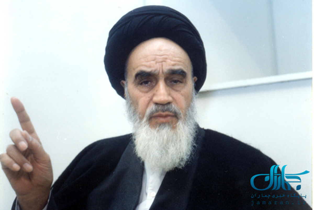 امام خمینی: همکارى با دولت غاصب بختیار به هر شکل و به هر نحوى شرعاً حرام و قانوناً جرم است