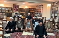 مهمانی افطاری آیت‌الله موسوی خویینی برای اعضای مجمع روحانیون مبارز (3)