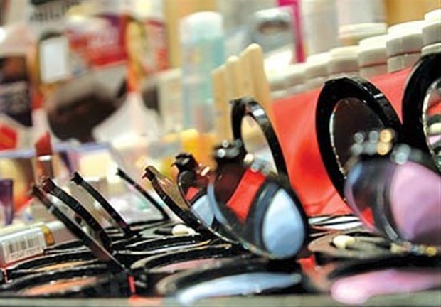 برند‌های معروف تقلبی در بازار لوازم آرایشی  ۱۵ درصد از بازار لوازم آرایشی اصفهان قاچاق است