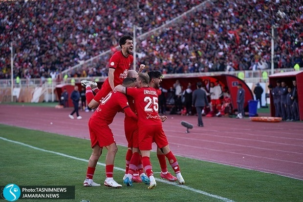 برگزاری جشن قهرمانی تراکتور در اهواز 