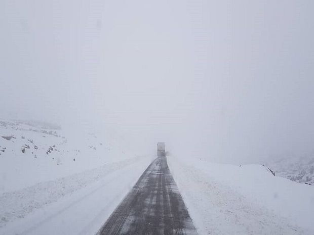 برف سنگین جاده اندیکا - شهرکرد را بست