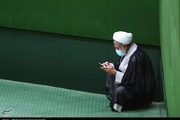 عکسی متفاوت از منتقد اصلی روحانی در مجلس!