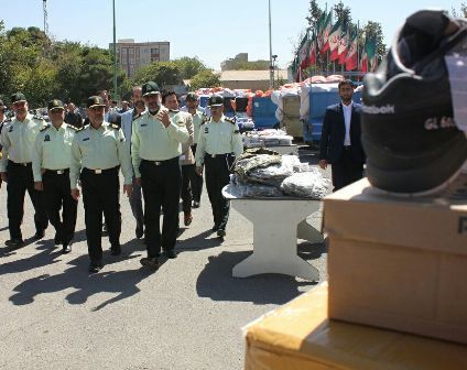 سردار رحیمی: محموله میلیاردی قاچاق پوشاک و کفش در تهران کشف شد