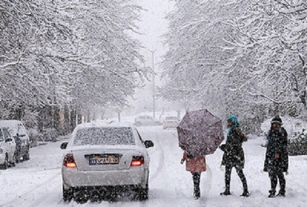 نخستین برف زمستانی استان تهران را سفید پوش کرد