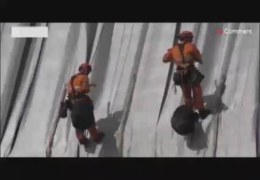 بلایی که یک زوج هنری بر سر میدان معروف پاریس آوردند