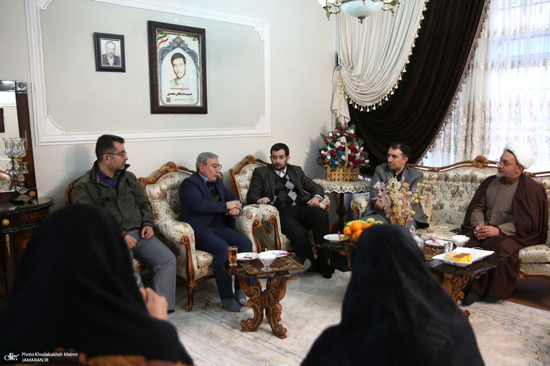 دیدار دست اندر کاران هفته فرهنگی بر استان آفتاب با خانواده شهداء
